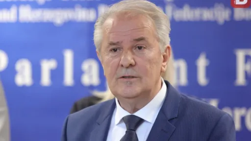Refik Lendo na akademiji u Bugojnu naglasio potrebu za političkom odgovorno&scaron;ću zbog veličanja ratnih zločinaca