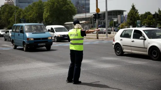 Od 1. novembra stiže promjena u saobraćaju u BiH: Kazne od 40 do 500 KM i isključenje iz prometa