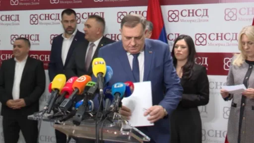 Analitičari i opozicija navode da SNSD i Milorad Dodik vode kampanju kompromitacije i poku&scaron;avaju da uvuču protivnike u "blato