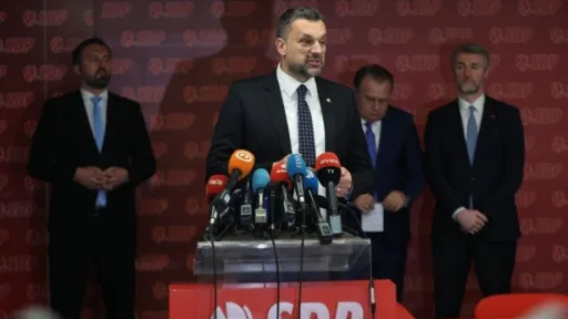 GRE&Scaron;KA U KORACIMA: Trojka u mreži vlastitog licemjerja