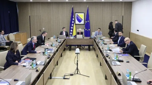 BUDUĆIM MINISTRIMA ĆE KA&Scaron;IKE UPASTI U MED: Osnovne plate od 4.300 do 6.200 KM, a na sve to dobiće i dodatne naknade