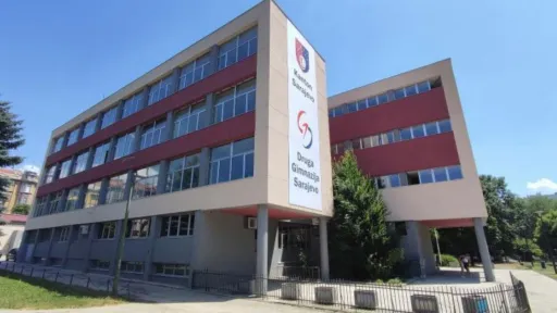 Projektom energetske efikasnosti do sada u KS obnovljena 32 javna objekta, u planu ukupno 40 Projektom energetske efikasnosti do sada u KS obnovljena 32 javna objekta, u planu ukupno 40