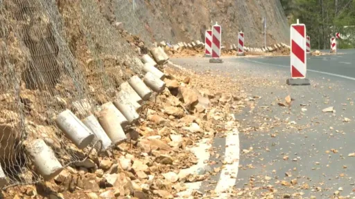 Magistralni put koji povezuje tri kantona jedan od najopasnijih i najgorih u BiH Magistralni put koji povezuje tri kantona jedan od najopasnijih i najgorih u BiH