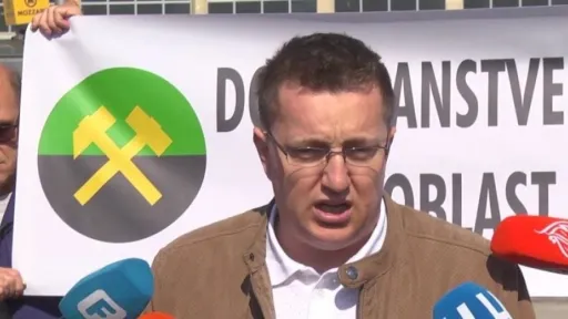 NAČELNIK BANOVIĆA PROUZROKOVAO SAOBRAĆAJNU NESREĆU: Pokušao se udaljiti sa lica mjesta, ali u tome su ga spriječili... NAČELNIK BANOVIĆA PROUZROKOVAO SAOBRAĆAJNU NESREĆU: Pokušao se udaljiti sa lica mjesta, ali u tome su ga spriječili...