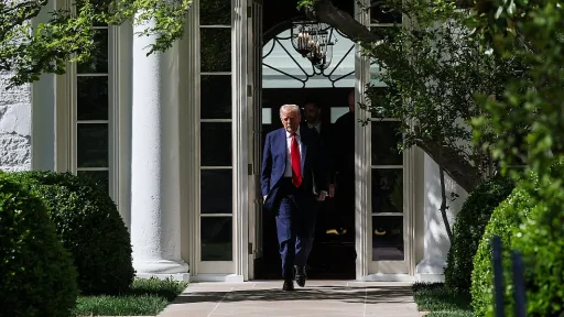 Većina Amerikanaca smatra Donalda Trumpa za "opasnog diktatora" Većina Amerikanaca smatra Donalda Trumpa za "opasnog diktatora"