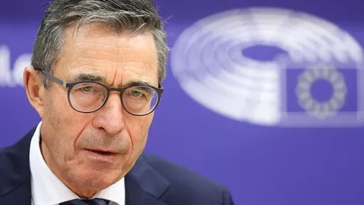 Bivši šef NATO-a odgovorio Trumpu: "On prijeti saveznicima, to je sramotno" Bivši šef NATO-a odgovorio Trumpu: "On prijeti saveznicima, to je sramotno"