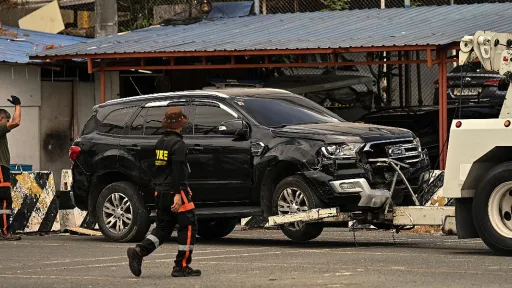 Novi incident u svijetu na isti način: Vozač se u Manili zabio u grupu ljudi na aerodromu, dvoje poginulih Novi incident u svijetu na isti način: Vozač se u Manili zabio u grupu ljudi na aerodromu, dvoje poginulih