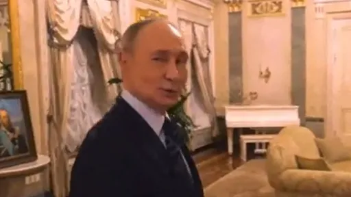 Putin pokazao stan u kojem živi u Kremlju, prikazani zanimljivi detalji: "Kao što vidite, nije daleko" Putin pokazao stan u kojem živi u Kremlju, prikazani zanimljivi detalji: "Kao što vidite, nije daleko"