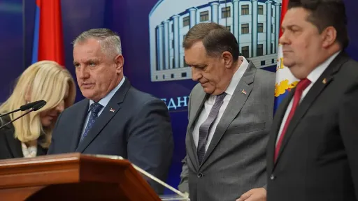 Još jedna članica EU uvela sankcije Dodiku, Stevandiću i Viškoviću Još jedna članica EU uvela sankcije Dodiku, Stevandiću i Viškoviću