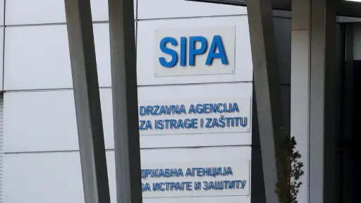 SIPA: Više osoba identifikovano kao počinioci krivičnih djela kada je spriječeno hapšenje Dodika SIPA: Više osoba identifikovano kao počinioci krivičnih djela kada je spriječeno hapšenje Dodika
