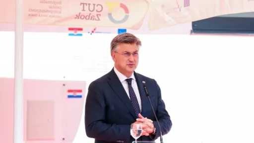 PLENKOVIĆ PORUČIO IZ TIRANE: "Ako Rusiji pripadne ukrajinski teritorij to znači da 'jači kvači' i smrt međunarodnog prava..." PLENKOVIĆ PORUČIO IZ TIRANE: "Ako Rusiji pripadne ukrajinski teritorij to znači da 'jači kvači' i smrt međunarodnog prava..."