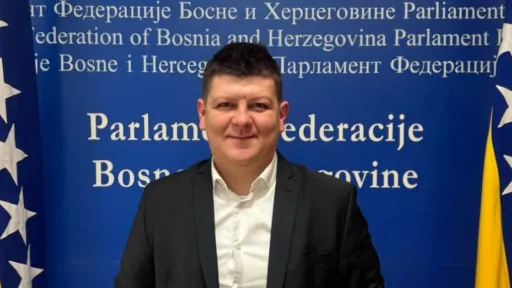 Usvojena mi je incijativa, u javnom sektoru će se raditi 11 sati manje za iste plate Usvojena mi je incijativa, u javnom sektoru će se raditi 11 sati manje za iste plate