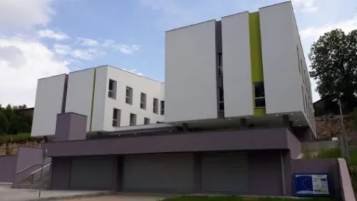 Petorica autonomaša osuđena za ratne zločine u Velikoj Kladuši: 11 godina zatvora za nečovječno postupanje nad zarobljenici Armije RBIH Petorica autonomaša osuđena za ratne zločine u Velikoj Kladuši: 11 godina zatvora za nečovječno postupanje nad zarobljenici Armije RBIH