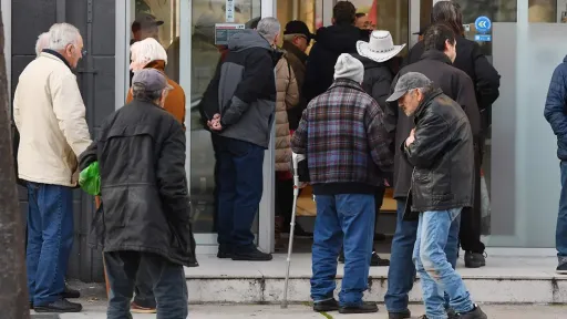 Produžen rok: Uvode se nova pravila podizanja penzionih čekova Produžen rok: Uvode se nova pravila podizanja penzionih čekova
