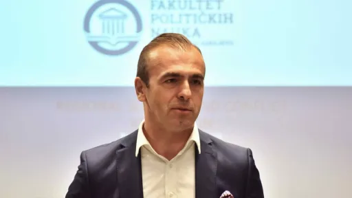 UNIVERZITETSKI PROFESOR SEAD TURČALO POJAŠNJAVA: "Izlazak iz Dejtonskog sporazuma već se dogodio" UNIVERZITETSKI PROFESOR SEAD TURČALO POJAŠNJAVA: "Izlazak iz Dejtonskog sporazuma već se dogodio"