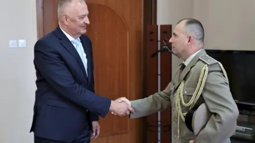 HELEZ S VOJNIM ATAŠEOM BiH U SRBIJI O INCIDENTU U KASARNI "KOZARA": Zatraženo očitovanje Srbije HELEZ S VOJNIM ATAŠEOM BiH U SRBIJI O INCIDENTU U KASARNI "KOZARA": Zatraženo očitovanje Srbije