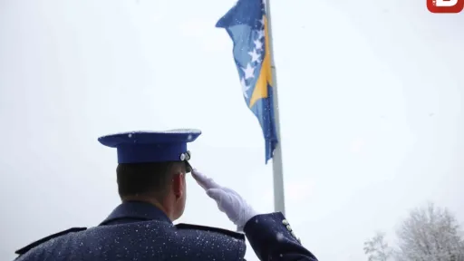 DRŽAVA NA ČEKANJU: Da Bosna i Hercegovina nije u fokusu svjetskih sila, jasno je i prema odnosu... DRŽAVA NA ČEKANJU: Da Bosna i Hercegovina nije u fokusu svjetskih sila, jasno je i prema odnosu...
