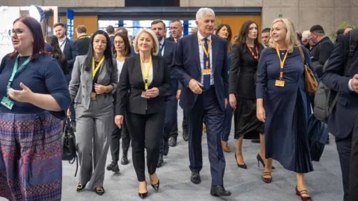 Čović na Kongresu EPP-a: HDZ nastavlja graditi evropski put Bosne i Hercegovine Čović na Kongresu EPP-a: HDZ nastavlja graditi evropski put Bosne i Hercegovine