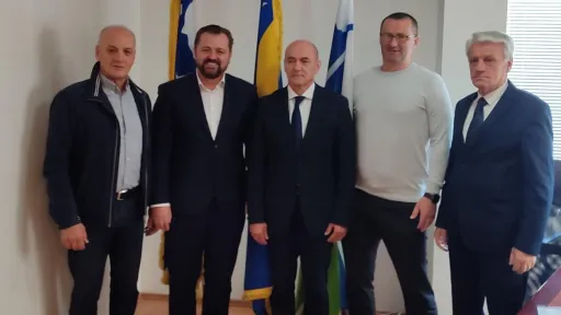 Unsko-sanski kanton pred novom vladom: NES, SDP, NiP i SBiH dogovaraju smjenu aktuelne vlasti Unsko-sanski kanton pred novom vladom: NES, SDP, NiP i SBiH dogovaraju smjenu aktuelne vlasti
