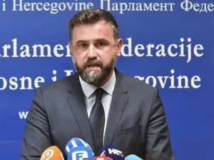 Gratz predlaže sankcije za neopravdane izostanke zastupnika: "Puna naknada za praznu stolicu nije moguća