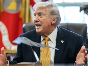 Trump razmatra vojne operacije protiv Irana, bijesan zbog pregovora o Hormu&scaron;u