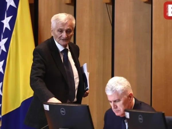DOM NARODA POD KLJUČEM, DŽEPOVI PUNI: Dok &Scaron;pirić i Čović upravljaju blokadama, građani plaćaju milione za Parlament koji ne radi!