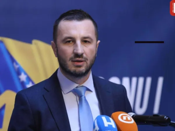 SKANDALOZAN I OPASAN PRIJEDLOG PODJELE GRADA: Zna li Semir Efendić da bi od njegovih "ideja" profitirali Dragan Čović i Andrej Plenković!?