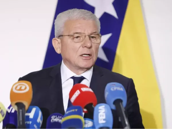 
                                    Džaferović o državnoj imovini: Reaktivirati Državnu komisiju, međunarodna zajednica mora pomoći s onima koji to opstruiraju                                