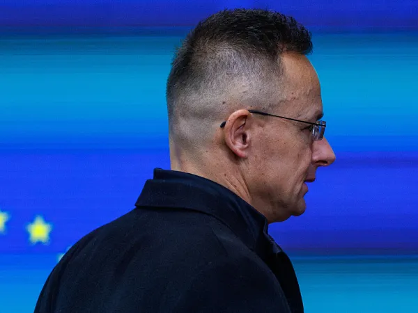 Misterija nakon poraza Orbana: Gdje je nestao Szijjarto i za&scaron;to su mađarski vojni avioni odletjeli za Afriku?