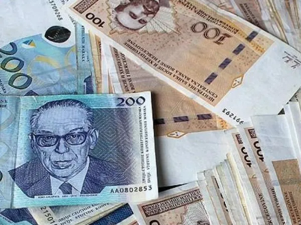 PENZIONERI ČASTE PO&Scaron;TARE: Krenula isplata mirovina, najniža iznosi...