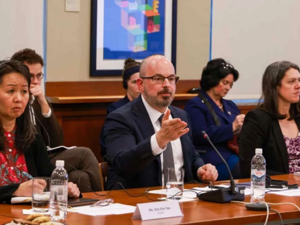 JOHN GINKEL OBJAVIO: 