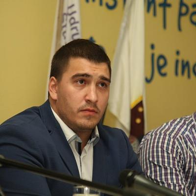 Delegat u Domu naroda Federacije BiH Haris Zahiragić komentarisao je izjavu ministra rada i socijalne politike FBiH Adnana Delića o minimalnoj plati te je rekao da se radi o "alanfordovskoj logici".