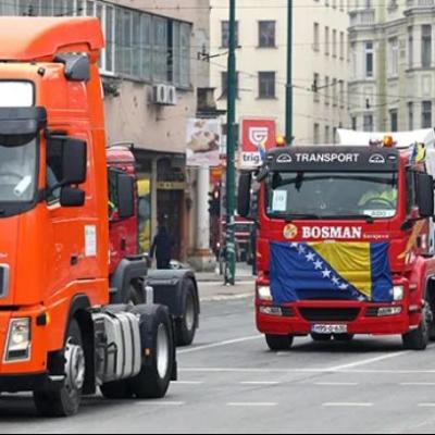 Vozači iz BiH imaju pravo boravka u Šengen zoni bez vize od 90 dana unutar svakih 180 dana, a prema EU zakonodavstvu period bezviznog boravka nije moguće produžiti, te svaki boravak duži od 90 dana mora biti pokriven dugoročnom vizom ili boravišnom dozvolom koju izdaje država članica.