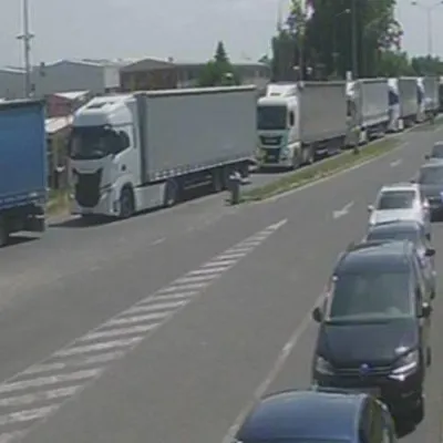 Duge kolone na granicama: Najveće gužve na prelazima Izačić, Velika Kladu&scaron;a i Ora&scaron;je