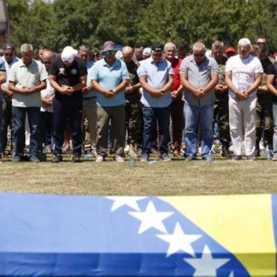U Memićima se ukopavaju tri žrtve rata, potraga za 629 osoba i dalje traje