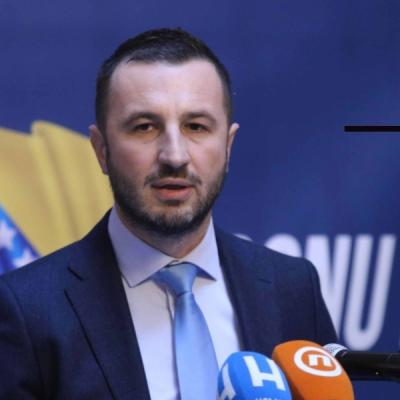 SKANDALOZAN I OPASAN PRIJEDLOG PODJELE GRADA: Zna li Semir Efendić da bi od njegovih "ideja" profitirali Dragan Čović i Andrej Plenković!?