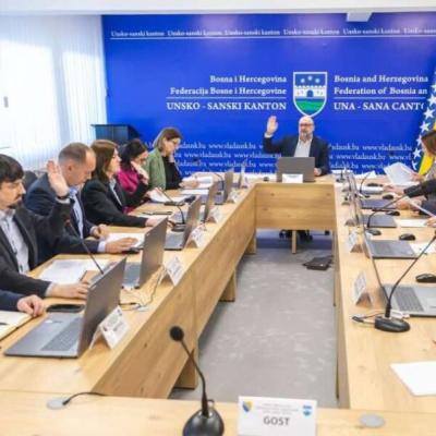 Skupljeno potrebnih 16 potpisa za smjenu Vlade USK, čeka se još i POMAK: SDA ide u opoziciju, NES u vlast Skupljeno potrebnih 16 potpisa za smjenu Vlade USK, čeka se još i POMAK: SDA ide u opoziciju, NES u vlast