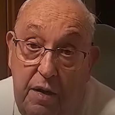 Vatikan objavio do sada neviđeni snimak pape Franje: Neformalna odjeća i emotivna poruka Vatikan objavio do sada neviđeni snimak pape Franje: Neformalna odjeća i emotivna poruka