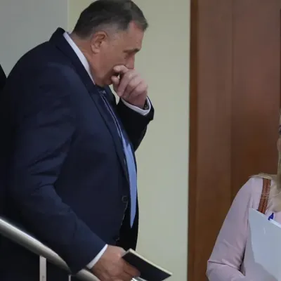 Revizori u RS-u če&scaron;ljali dokumentaciju službe kojoj je &scaron;ef bio Milorad Dodik