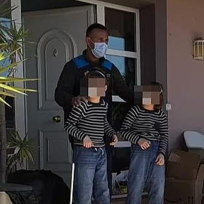 Dječaci spašeni iz kuće strave, godinama nisu vidjeli sunce: Roditelji ih zbog opsesije Covidom zatvorili Dječaci spašeni iz kuće strave, godinama nisu vidjeli sunce: Roditelji ih zbog opsesije Covidom zatvorili