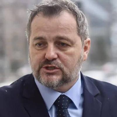 NES-ova principijelnost na ispitu: Kako se brani država, ali samo kad odgovara