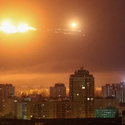 Stanovnike Kijeva probudio žestok ruski napad: Devet osoba poginulo, brojne zarobljene pod ruševinama Stanovnike Kijeva probudio žestok ruski napad: Devet osoba poginulo, brojne zarobljene pod ruševinama