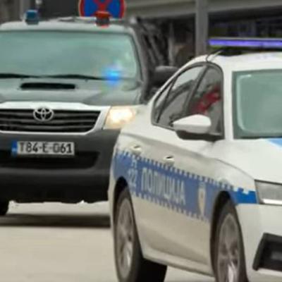 Dodik napustio zgradu Vlade RS u Istočnom Sarajevu, podigao tri prsta