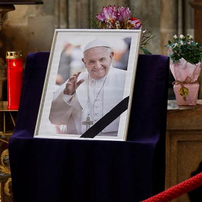 Zbog smrti pape Franje u subotu će u Hrvatskoj biti Dan žalosti Zbog smrti pape Franje u subotu će u Hrvatskoj biti Dan žalosti