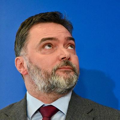 Košarac poziva prijevoznike na protest ispred evropskih institucija u BiH ako se ubrzo ne riješe problemi Košarac poziva prijevoznike na protest ispred evropskih institucija u BiH ako se ubrzo ne riješe problemi