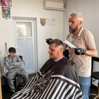 Frizer Redžo iz Krajine san pretvorio u stvarnost: Sve je počelo kao dječija igra