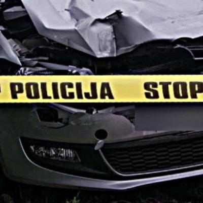 Saobraćajna nesreća u Bihaću, teško povrijeđena 50-godišnja vozačica VW Pola