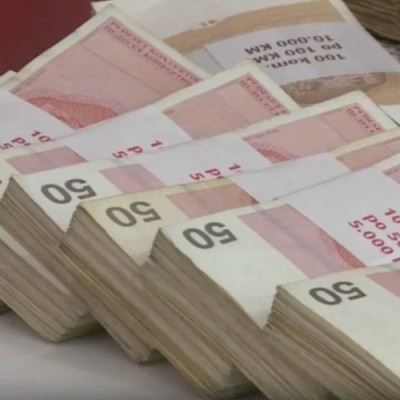 PET MILIONA MARAKA ZA POLITIČARE: Pogledajte koliko je koja stranka dobila iz budžeta