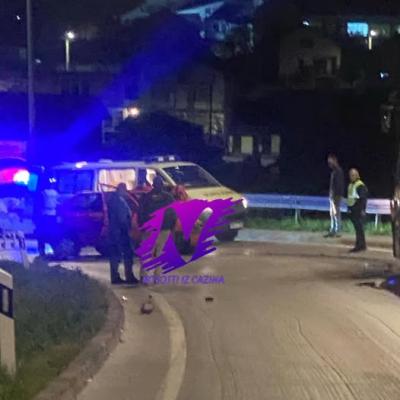 Težak udes u Šepićima, automobil se zabio u autobus