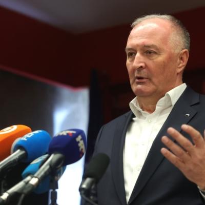 HELEZ POVODOM 33. GODIŠNJICE PRIJEMA NAŠE ZEMLJE U UN: &quot;Projekt rušenja međunarodno priznate i suverene Bosne i Hercegovine predvode Vučić i Dodik&quot;